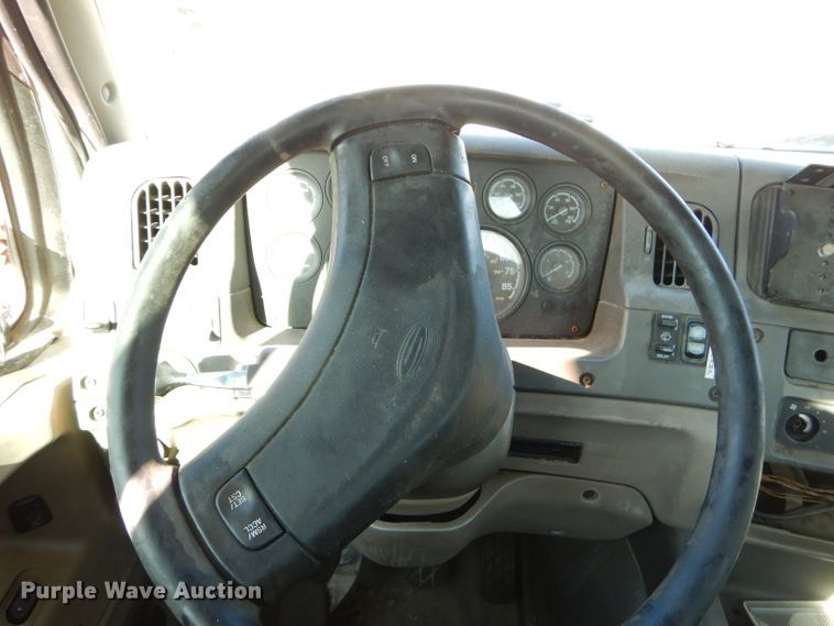 image for item GB9626 2006 Sterling A-Line semi truck