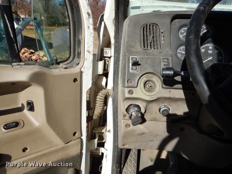 image for item GB9626 2006 Sterling A-Line semi truck