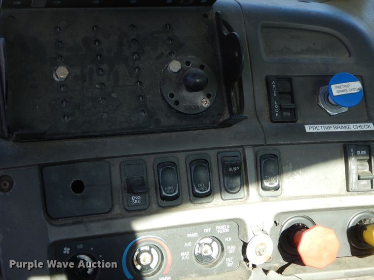 image for item GB9626 2006 Sterling A-Line semi truck