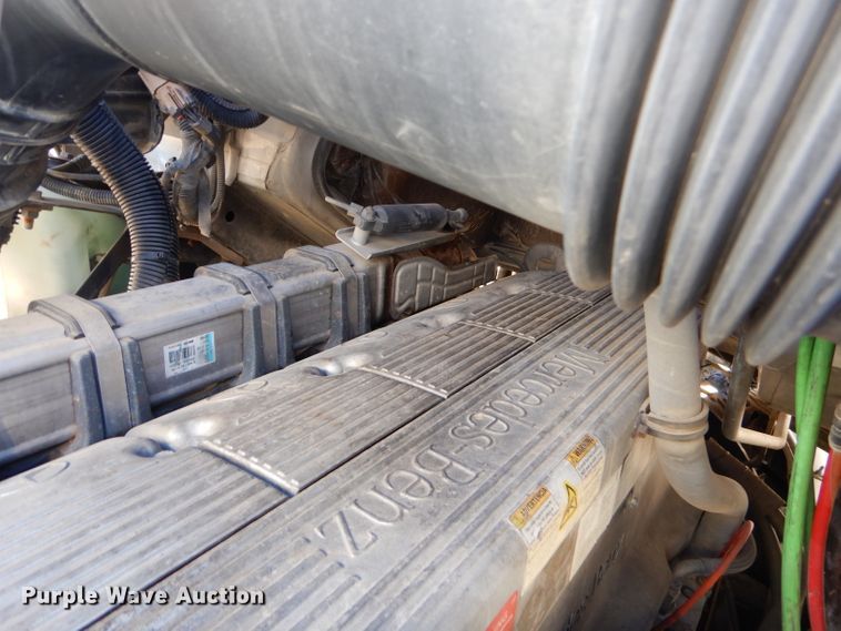 image for item GB9626 2006 Sterling A-Line semi truck