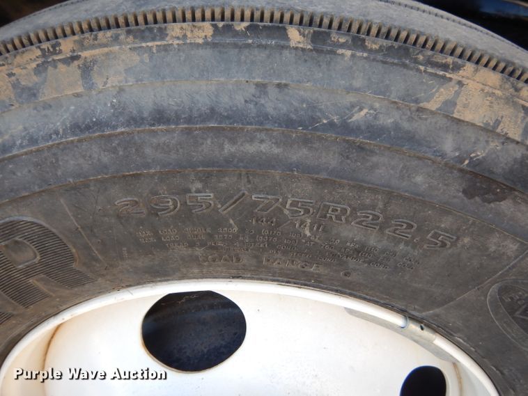 image for item GB9626 2006 Sterling A-Line semi truck