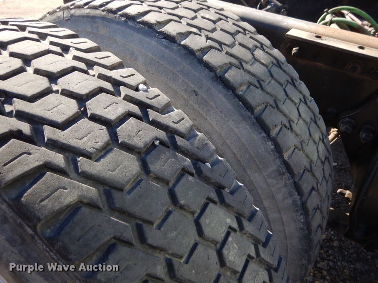 image for item GB9626 2006 Sterling A-Line semi truck