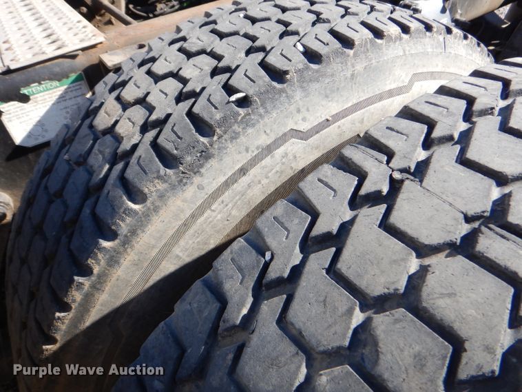 image for item GB9626 2006 Sterling A-Line semi truck