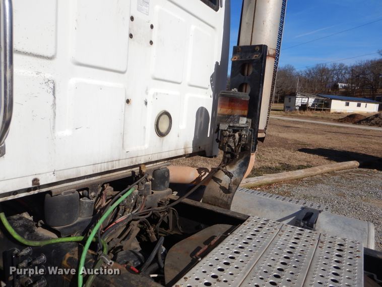 image for item GB9626 2006 Sterling A-Line semi truck