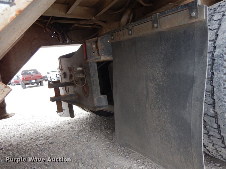 image for item GC9125 2005 Mack CXN613 semi truck