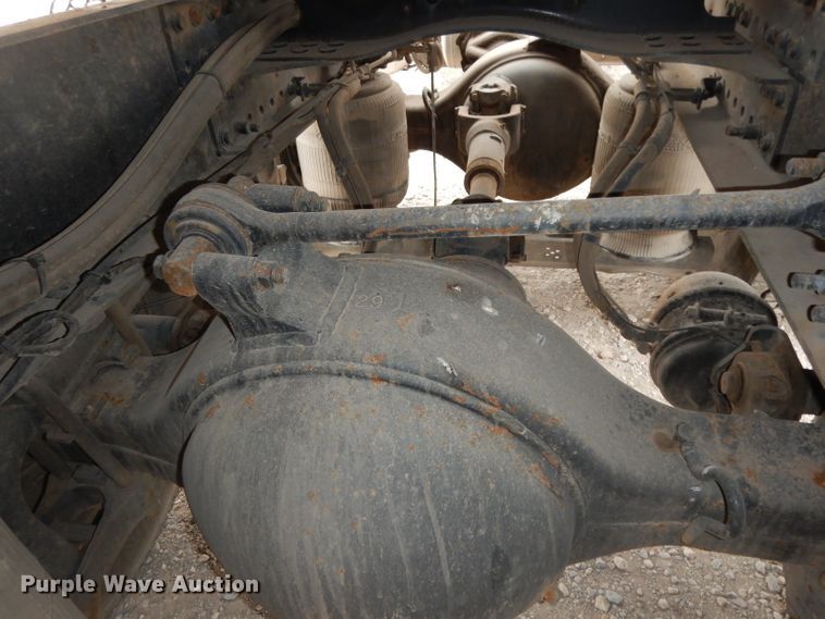 image for item GC9125 2005 Mack CXN613 semi truck