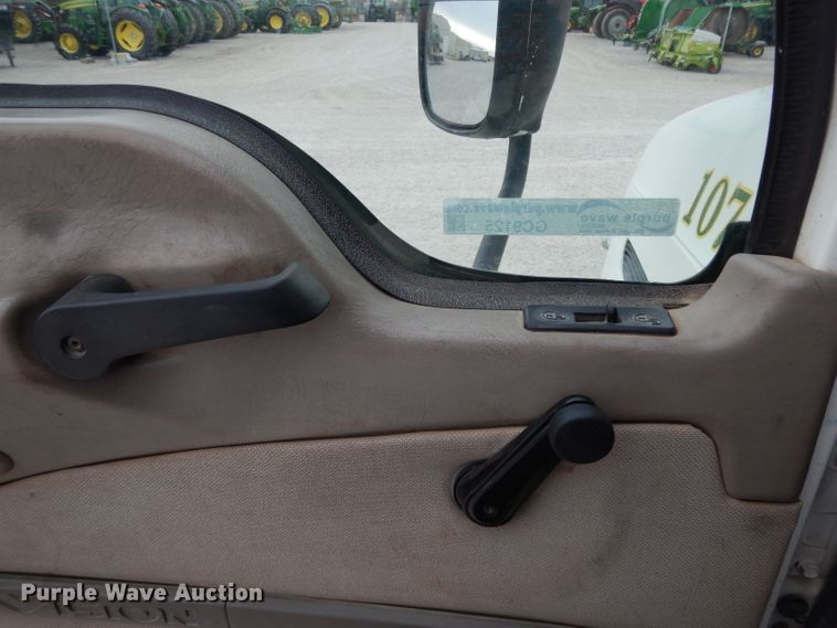 image for item GC9125 2005 Mack CXN613 semi truck