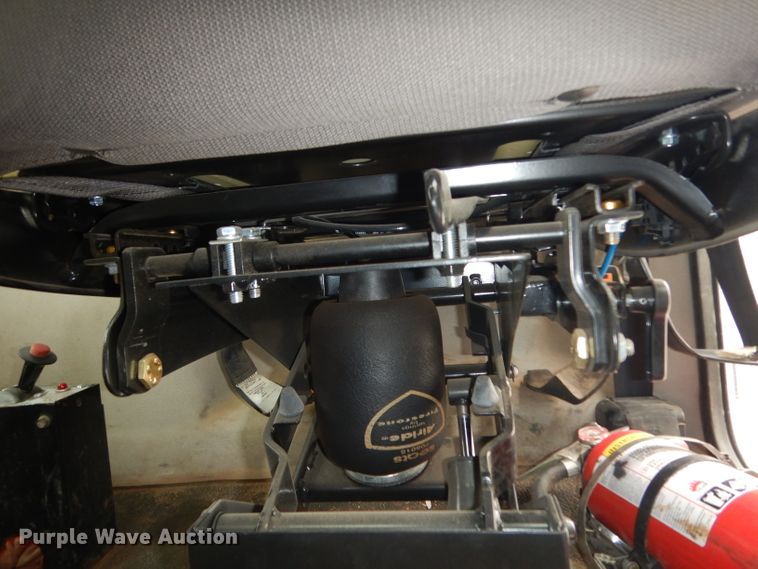 image for item GC9125 2005 Mack CXN613 semi truck