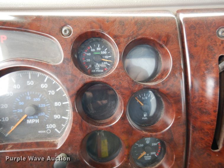 image for item GC9125 2005 Mack CXN613 semi truck