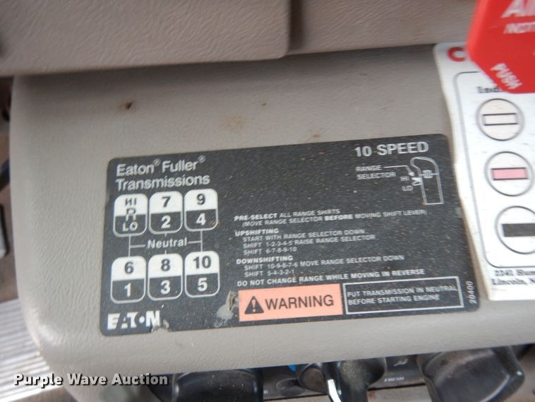 image for item GC9125 2005 Mack CXN613 semi truck