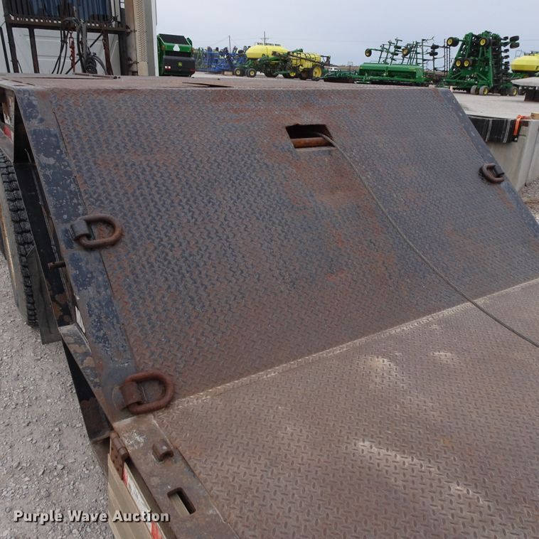 image for item GC9129 2005 Palomino drop deck equipment trailer