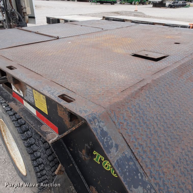 image for item GC9129 2005 Palomino drop deck equipment trailer