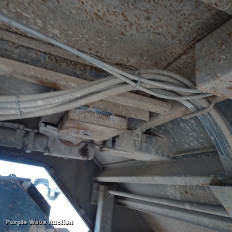 image for item GC9129 2005 Palomino drop deck equipment trailer