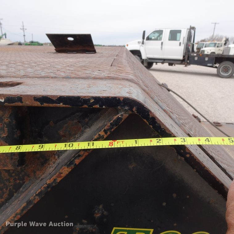 image for item GC9129 2005 Palomino drop deck equipment trailer