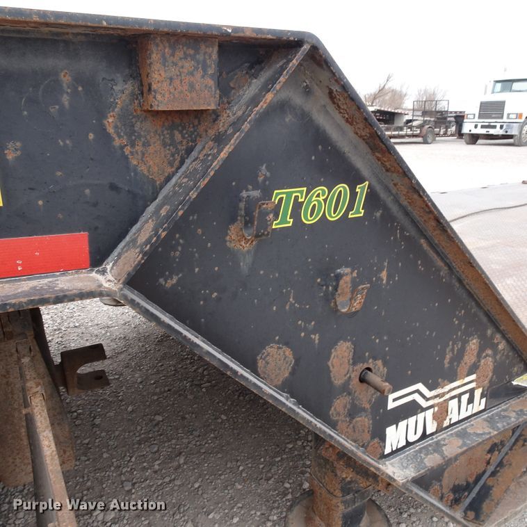 image for item GC9129 2005 Palomino drop deck equipment trailer