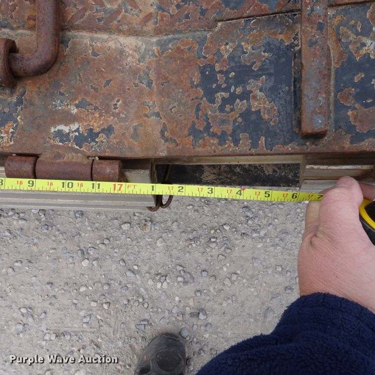 image for item GC9129 2005 Palomino drop deck equipment trailer