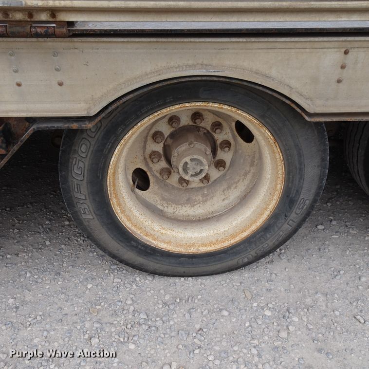 image for item GC9129 2005 Palomino drop deck equipment trailer