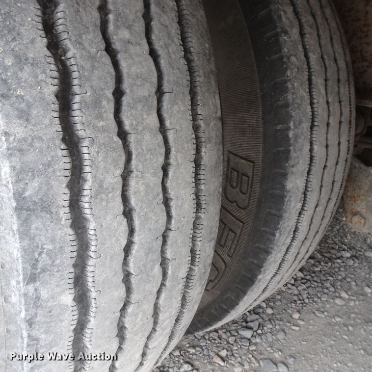 image for item GC9129 2005 Palomino drop deck equipment trailer