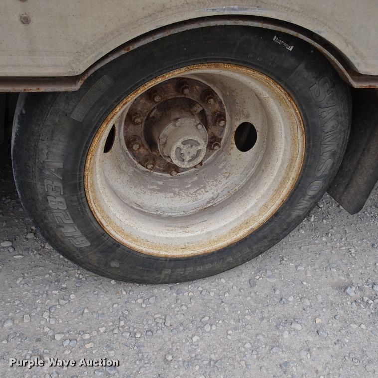 image for item GC9129 2005 Palomino drop deck equipment trailer