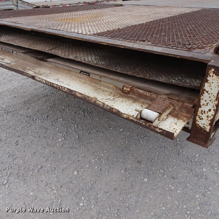 image for item GC9129 2005 Palomino drop deck equipment trailer