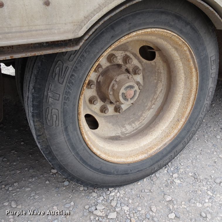 image for item GC9129 2005 Palomino drop deck equipment trailer