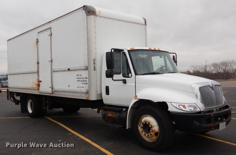 image for item GC9499 2004 International 4300 box truck