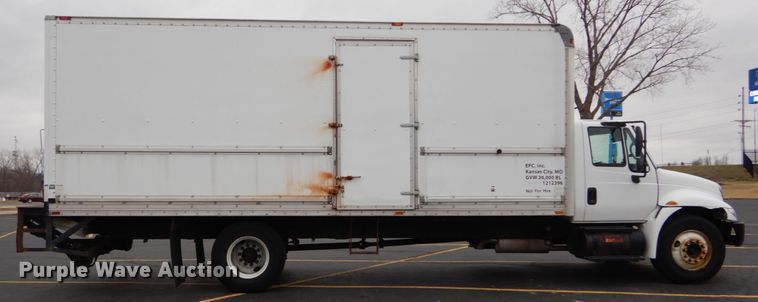 image for item GC9499 2004 International 4300 box truck