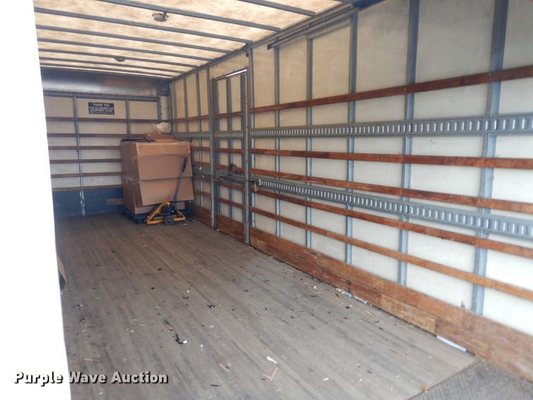 image for item GC9499 2004 International 4300 box truck