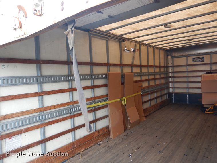 image for item GC9499 2004 International 4300 box truck