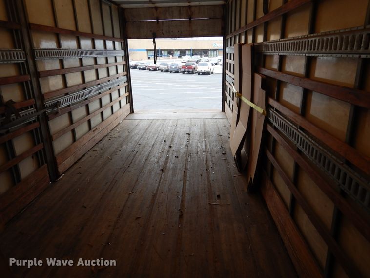 image for item GC9499 2004 International 4300 box truck