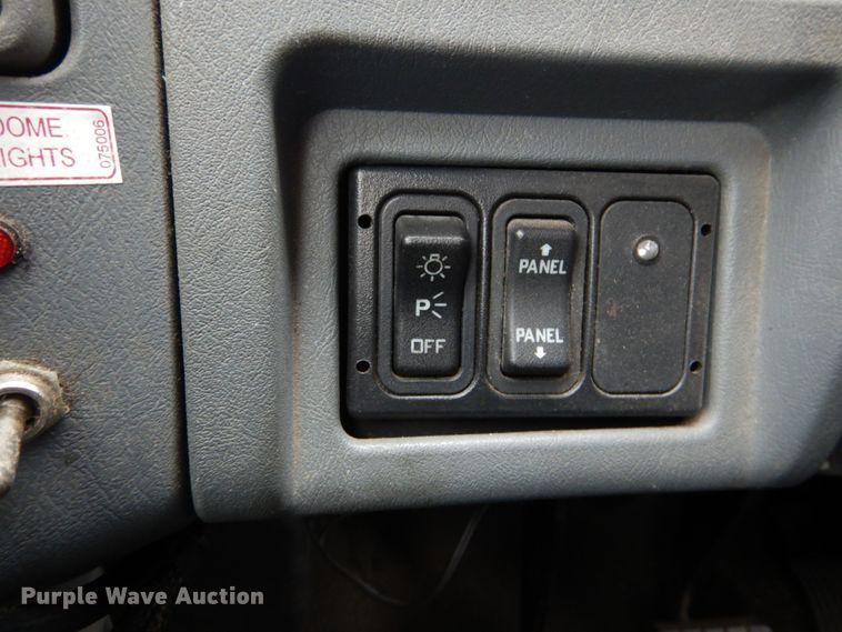 image for item GC9499 2004 International 4300 box truck