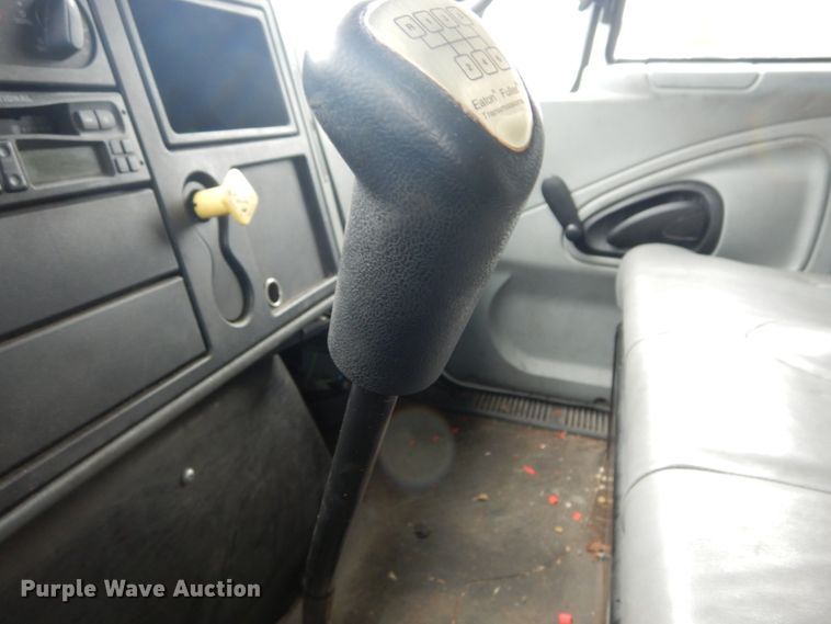 image for item GC9499 2004 International 4300 box truck