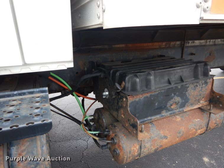 image for item GC9499 2004 International 4300 box truck