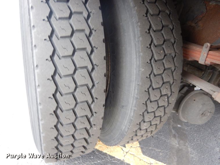 image for item GC9499 2004 International 4300 box truck