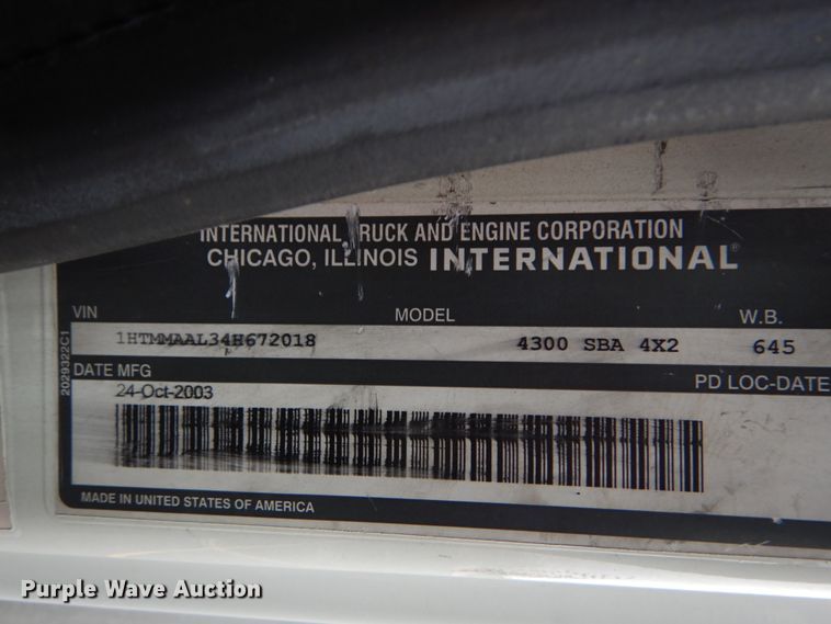 image for item GC9499 2004 International 4300 box truck