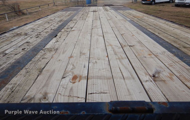 image for item GF9013 2007 Load-Max equipment trailer