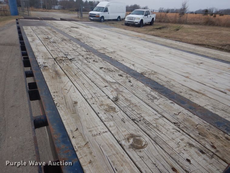 image for item GF9013 2007 Load-Max equipment trailer