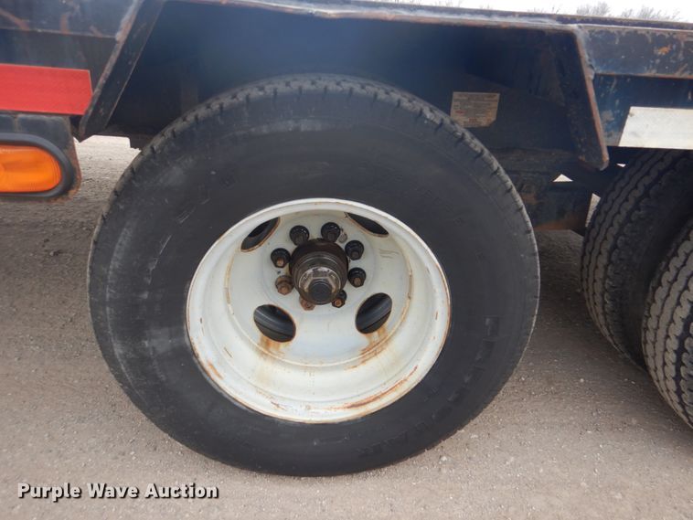 image for item GF9013 2007 Load-Max equipment trailer