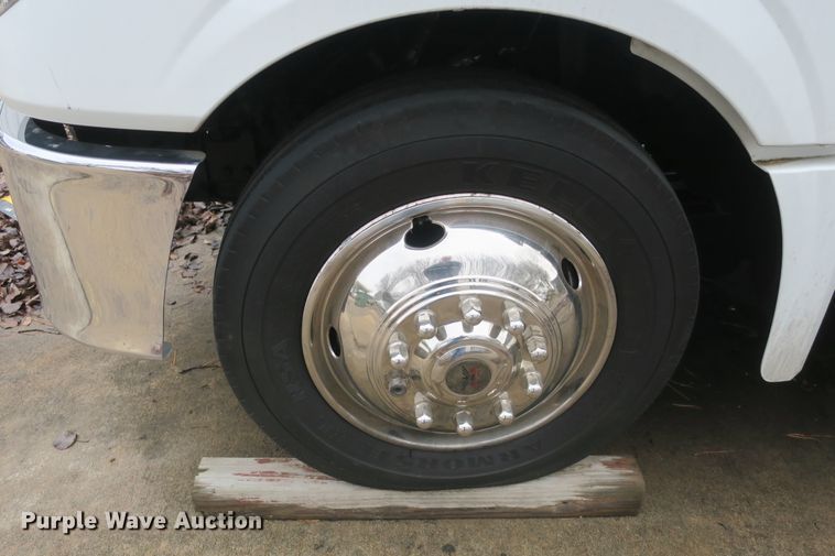 image for item DB10045 2013 International Starcraft bus