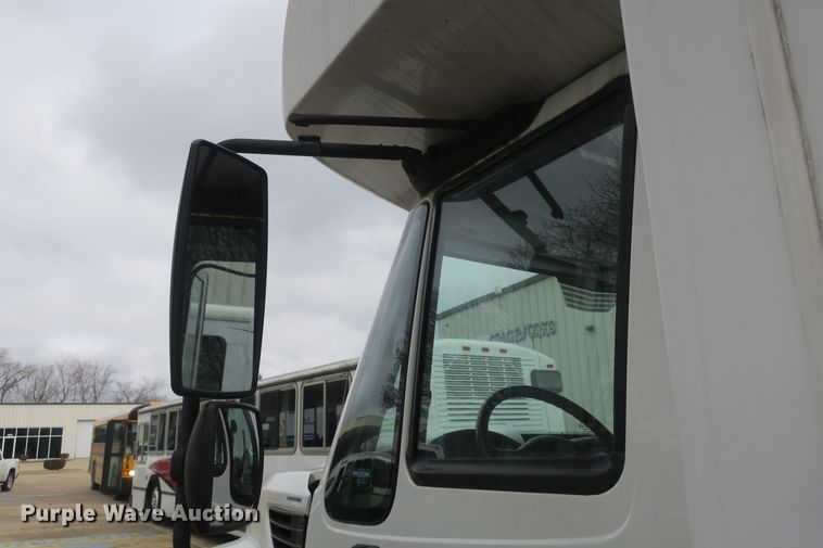 image for item DB10045 2013 International Starcraft bus