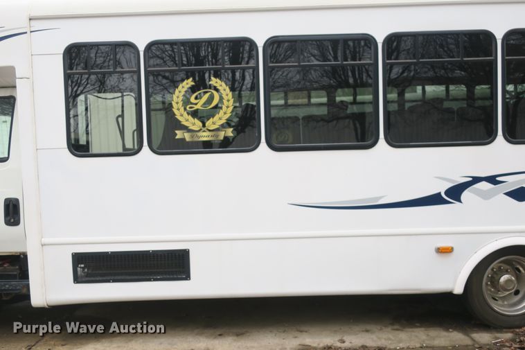 image for item DB10045 2013 International Starcraft bus