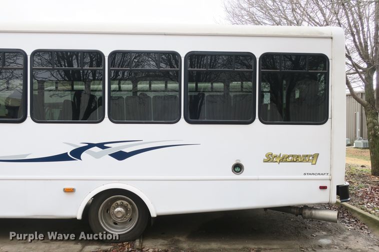 image for item DB10045 2013 International Starcraft bus