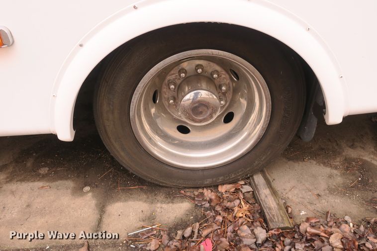 image for item DB10045 2013 International Starcraft bus