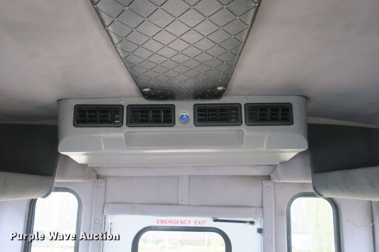 image for item DB10045 2013 International Starcraft bus