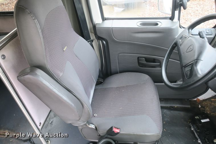 image for item DB10045 2013 International Starcraft bus