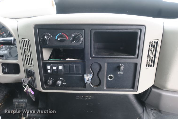 image for item DB10045 2013 International Starcraft bus