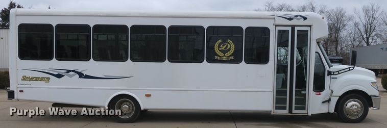 image for item DB10046 2013 International Starcraft bus