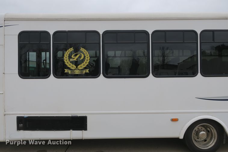 image for item DB10046 2013 International Starcraft bus