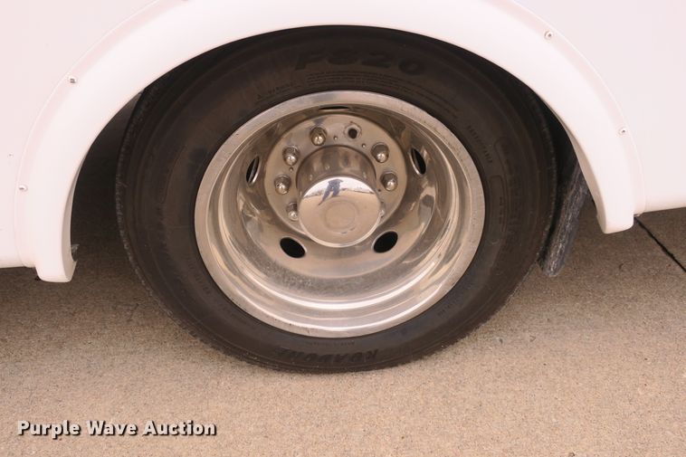 image for item DB10046 2013 International Starcraft bus