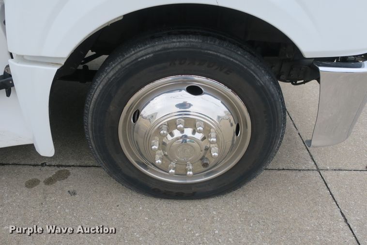 image for item DB10046 2013 International Starcraft bus